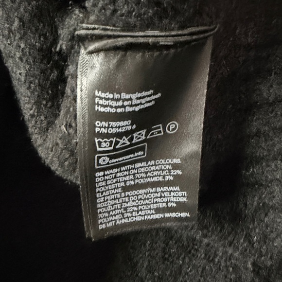 H&M Divided Men’s Black Embroidered Letterman-Style Cardigan Sweater, Size Small - Picture 6 of 7